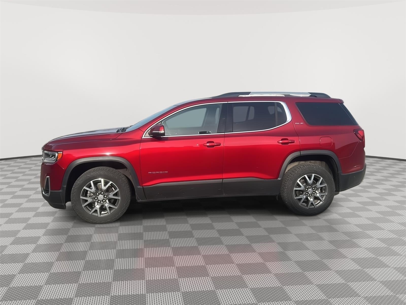 2021 GMC Acadia photo 2 of 26