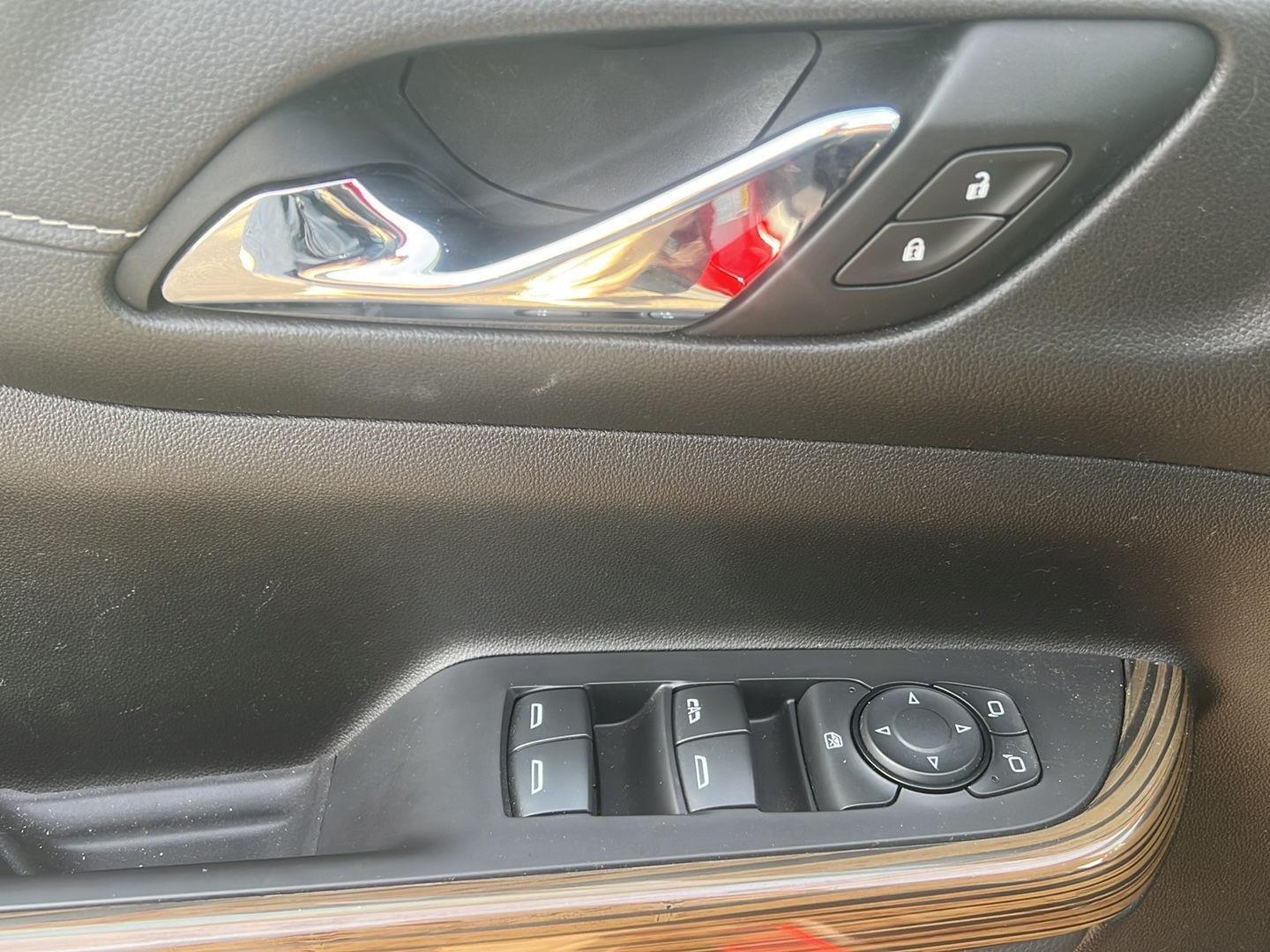 2021 GMC Acadia photo 12 of 26
