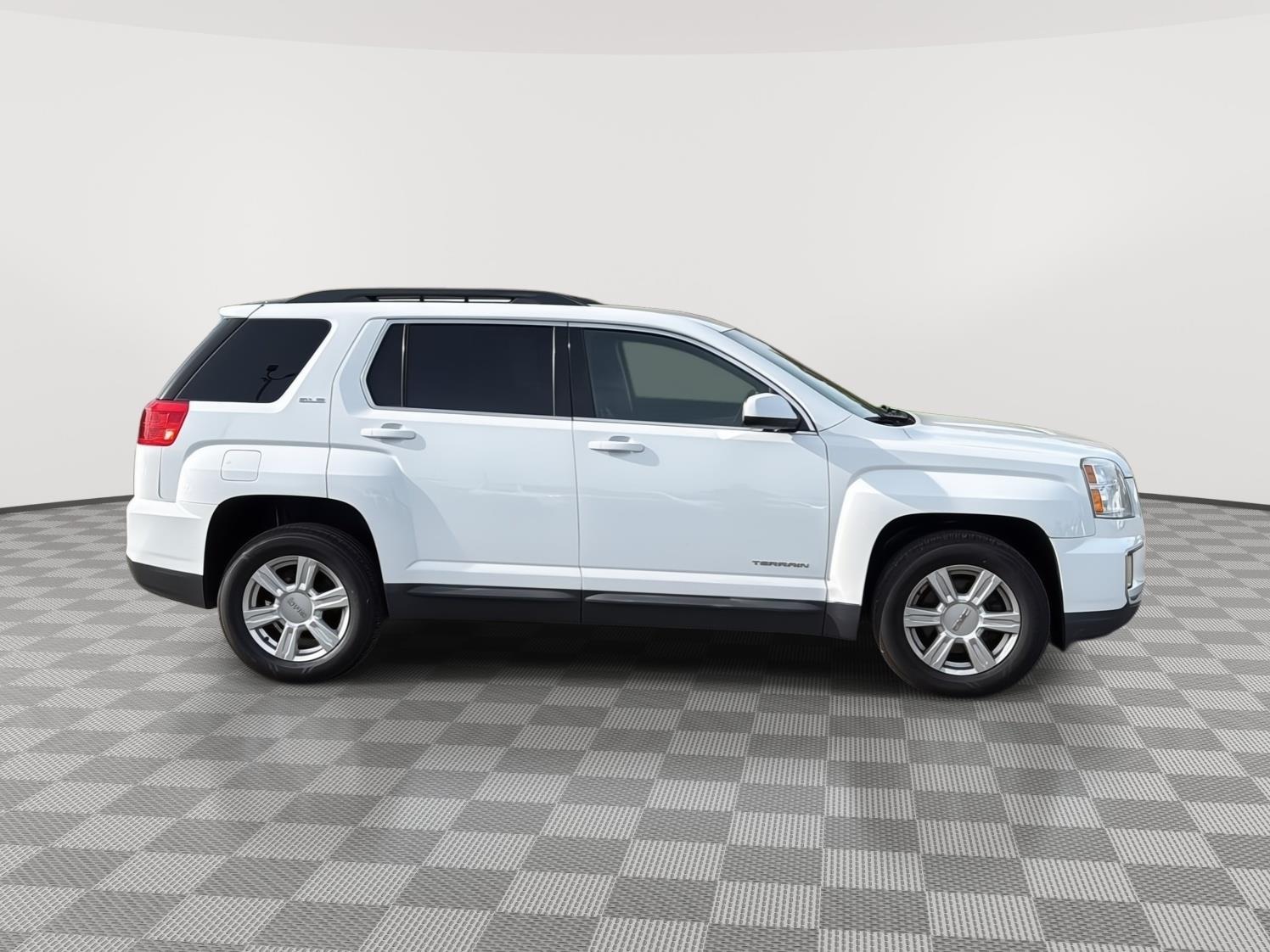 2016 GMC Terrain photo 4 of 25