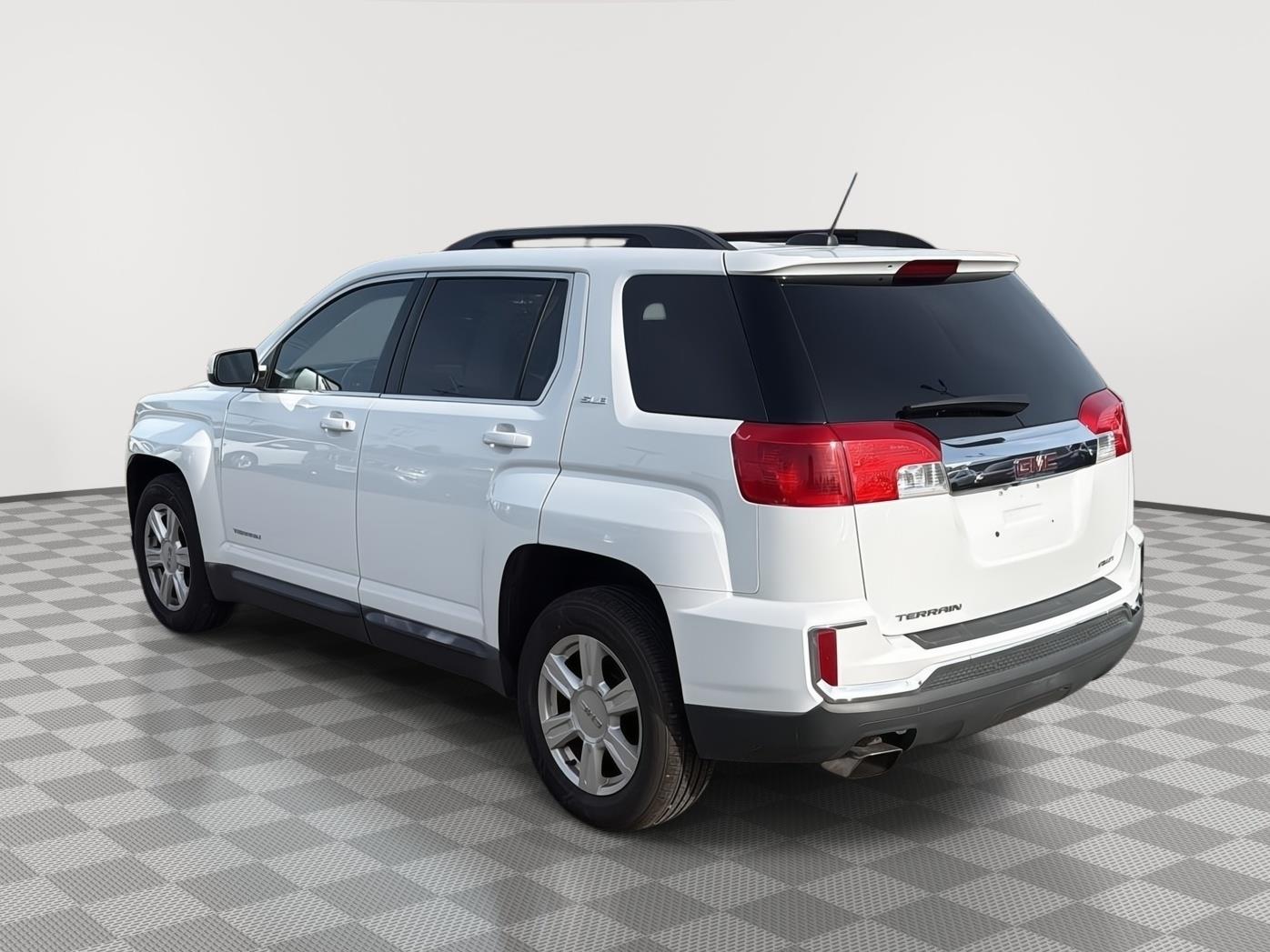 2016 GMC Terrain photo 7 of 25