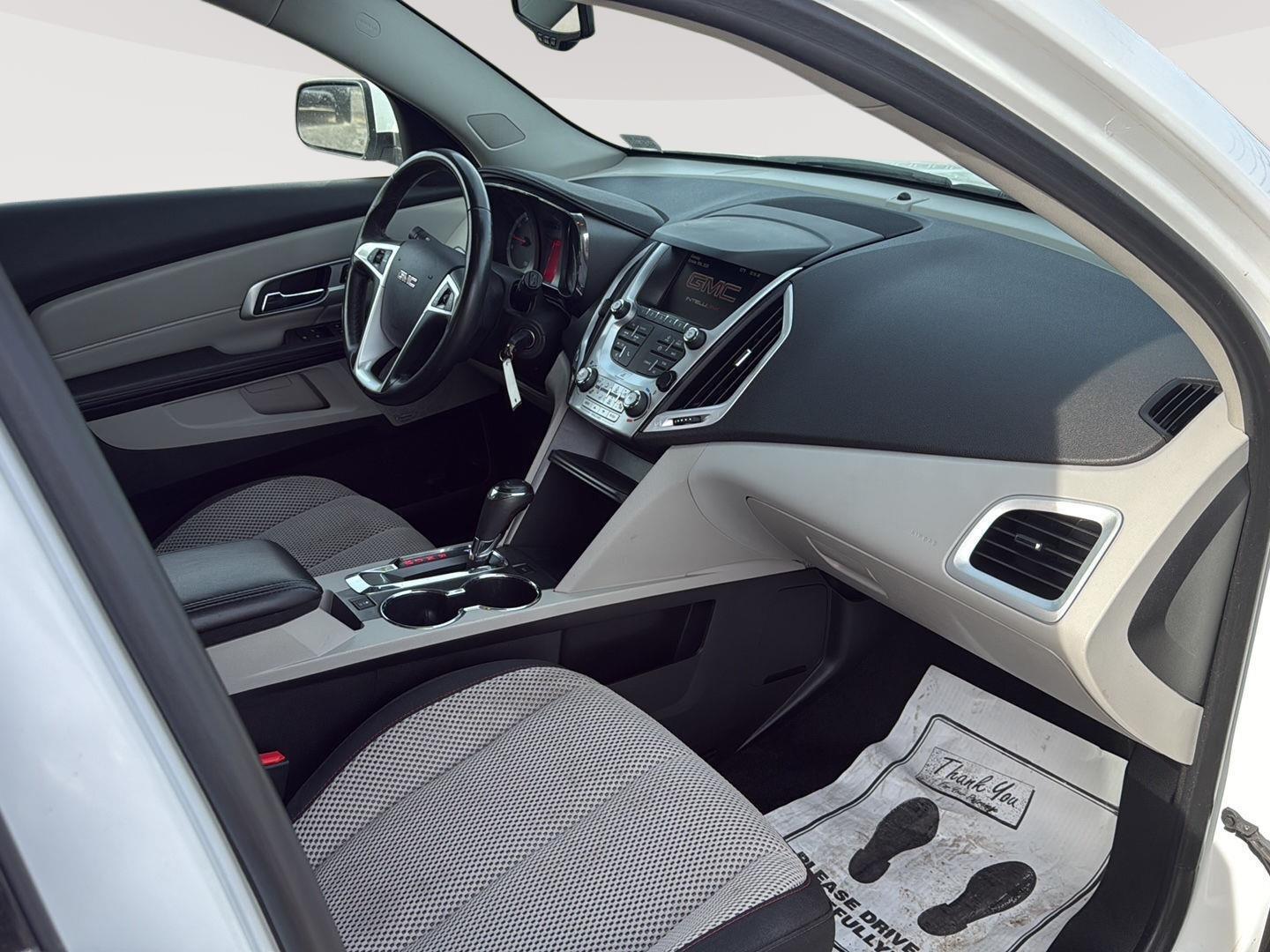 2016 GMC Terrain photo 23 of 25