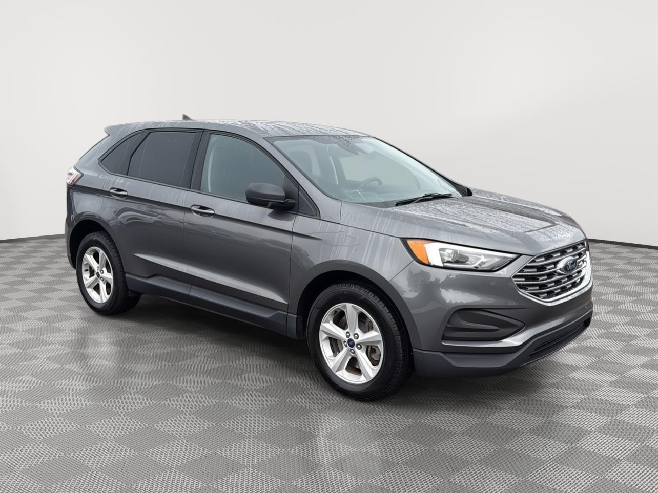 2021 Ford Edge photo 3 of 25