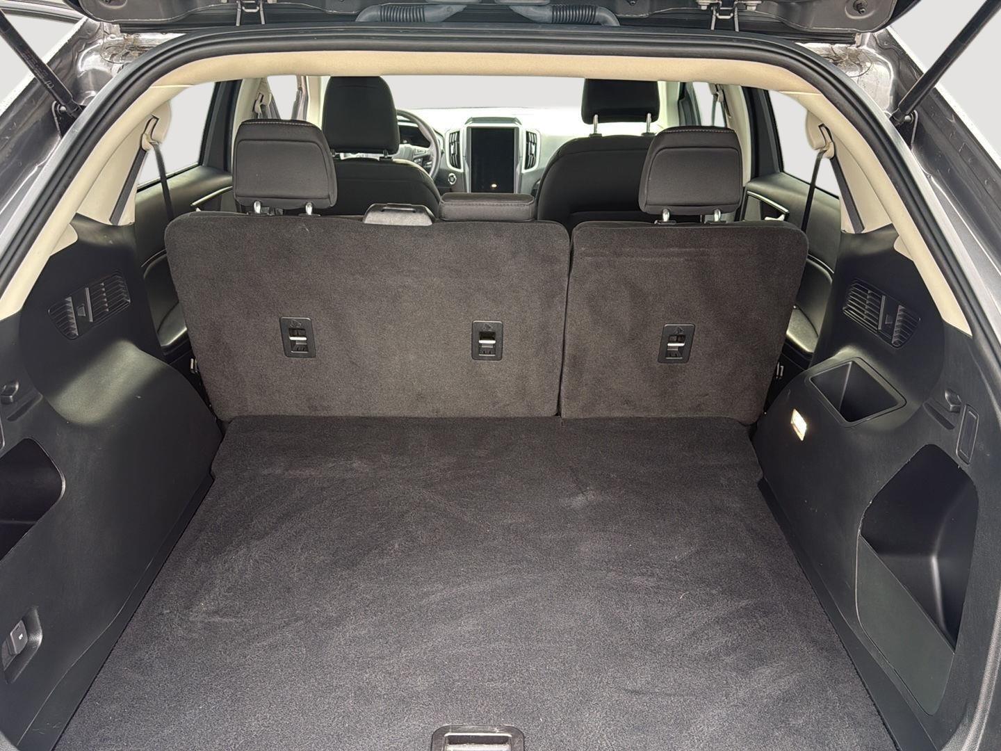 2021 Ford Edge photo 20 of 25