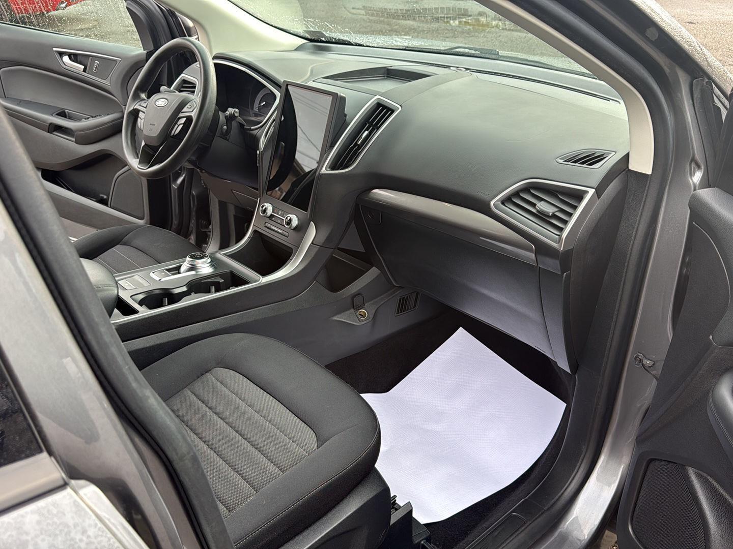2021 Ford Edge photo 22 of 25