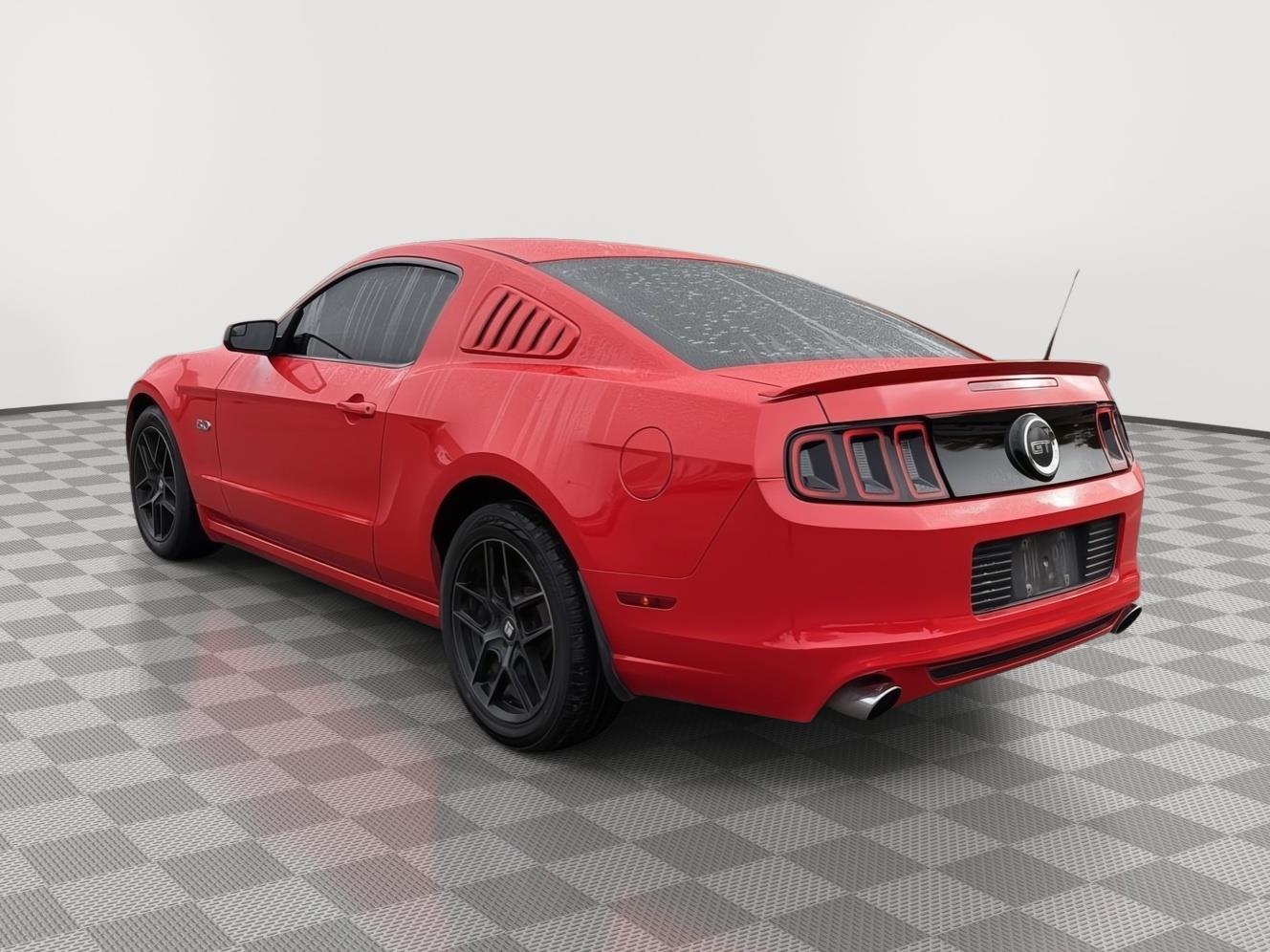 2014 Ford Mustang photo 3 of 9