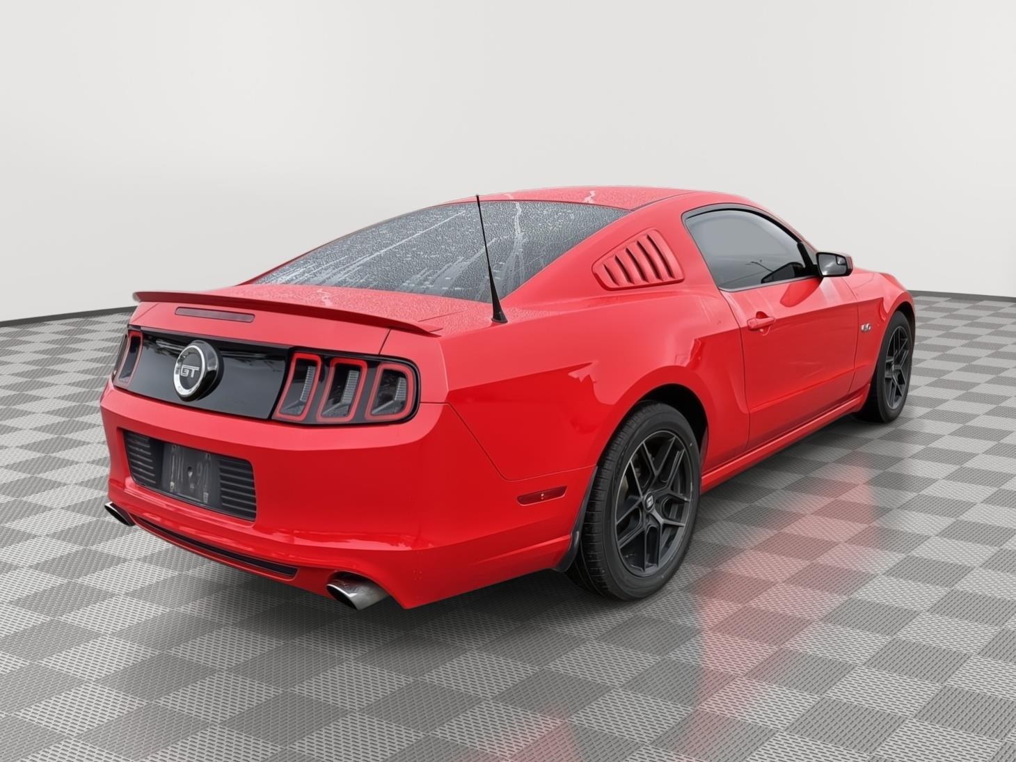 2014 Ford Mustang photo 5 of 9