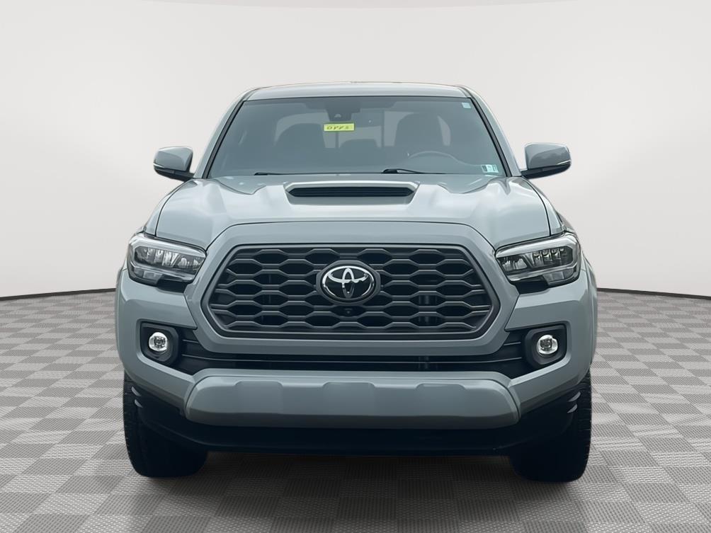 2022 Toyota Tacoma photo 2 of 25