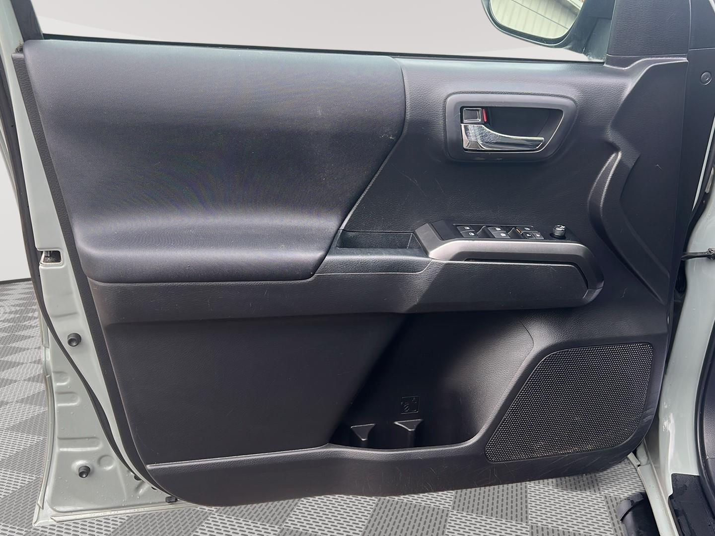 2022 Toyota Tacoma photo 9 of 25
