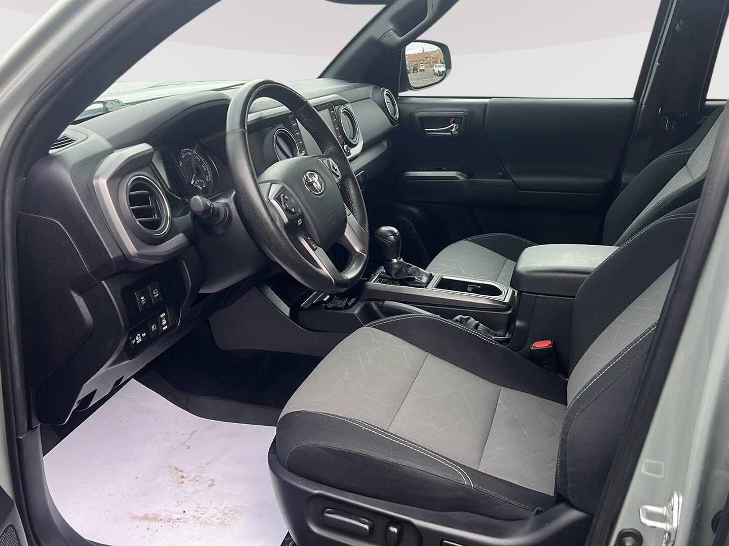 2022 Toyota Tacoma photo 11 of 25