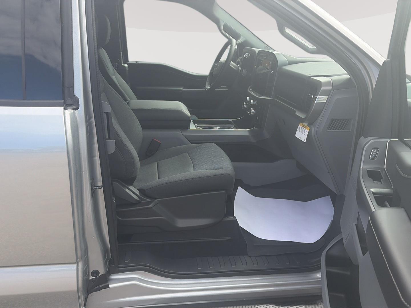 2026 Ford F-150 photo 13 of 33