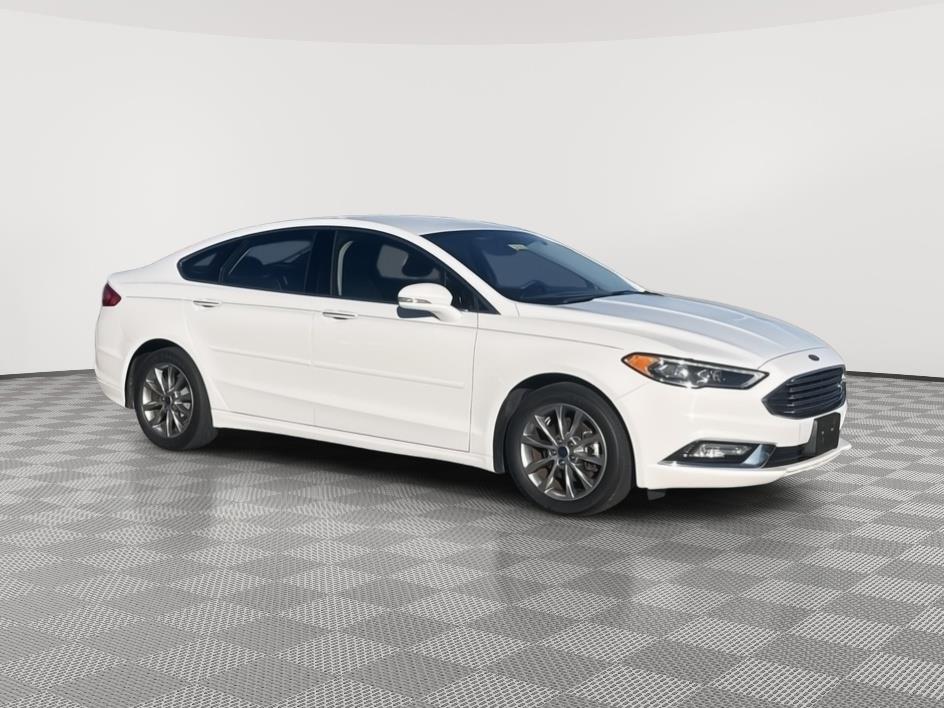 2017 Ford Fusion photo 5 of 25