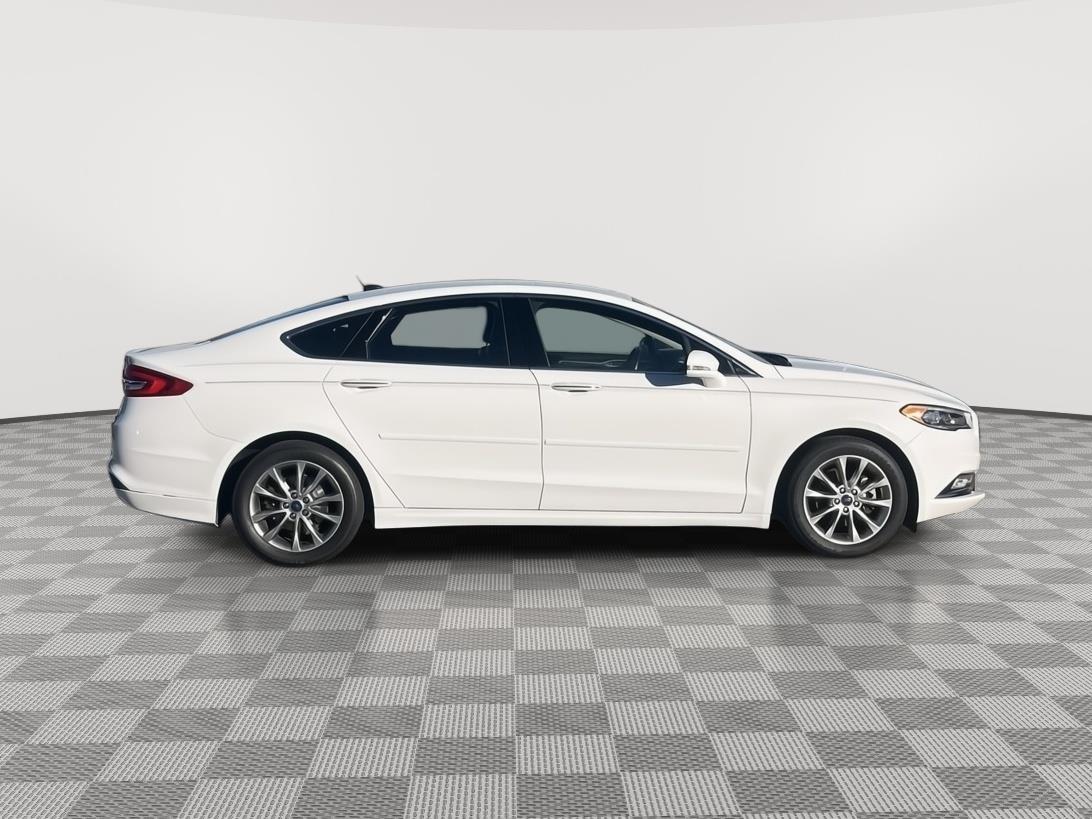 2017 Ford Fusion photo 6 of 25