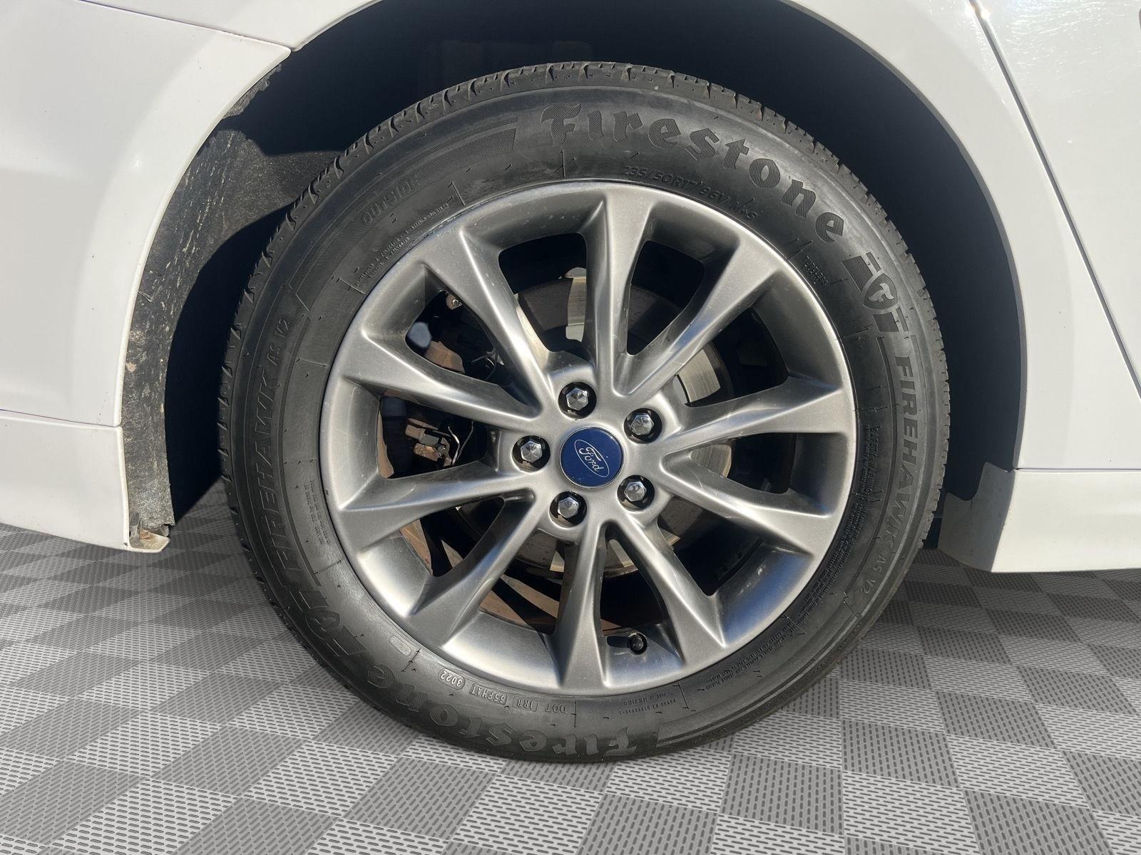 2017 Ford Fusion photo 8 of 25