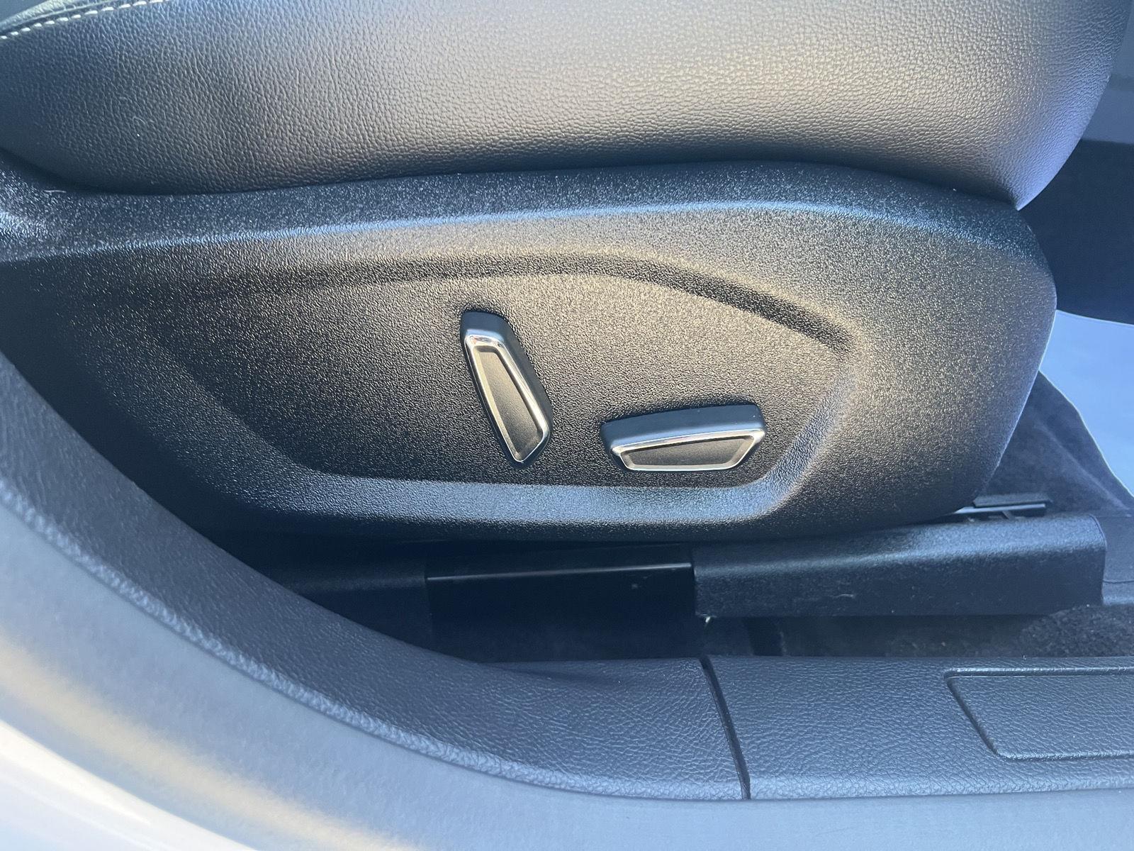 2017 Ford Fusion photo 22 of 25