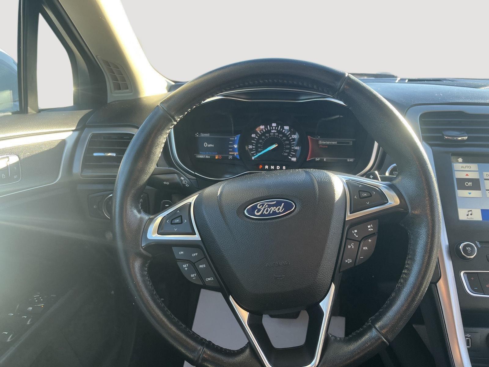 2017 Ford Fusion photo 23 of 25