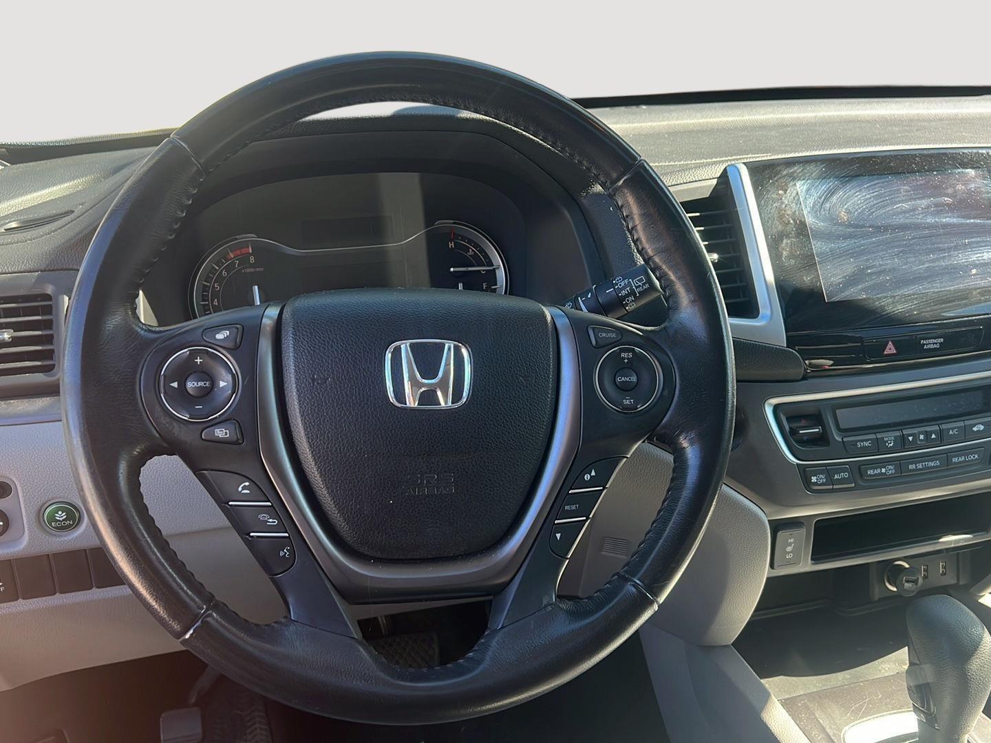 2018 Honda Pilot photo 9 of 26