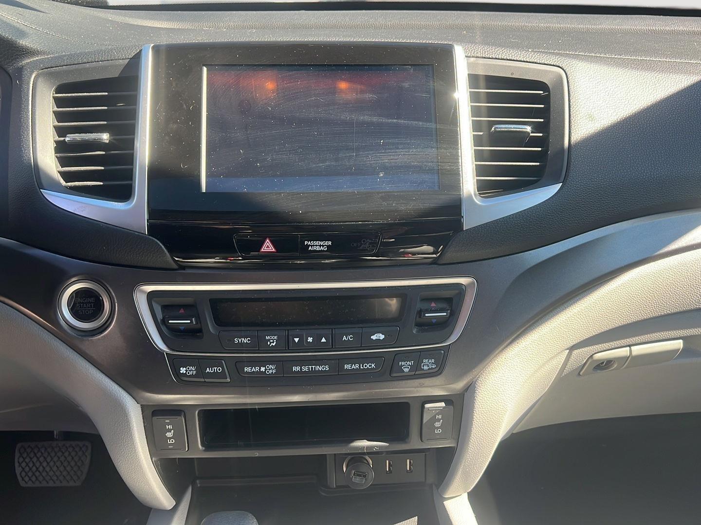 2018 Honda Pilot photo 10 of 26