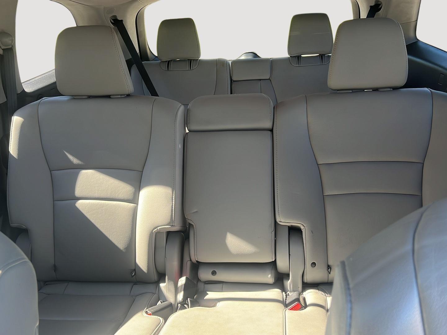 2018 Honda Pilot photo 18 of 26