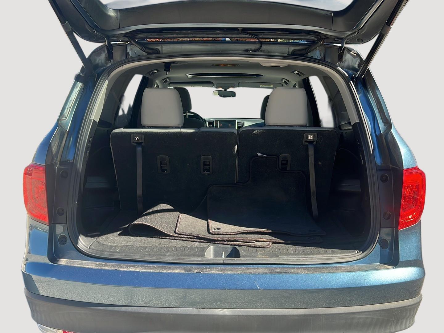 2018 Honda Pilot photo 19 of 26