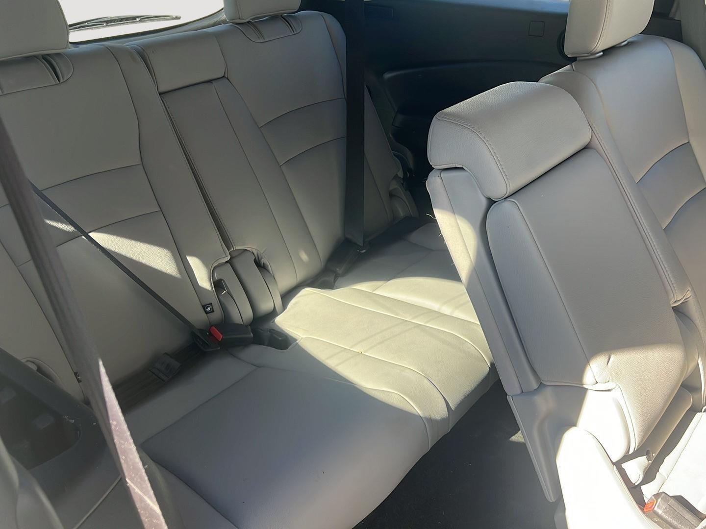 2018 Honda Pilot photo 21 of 26