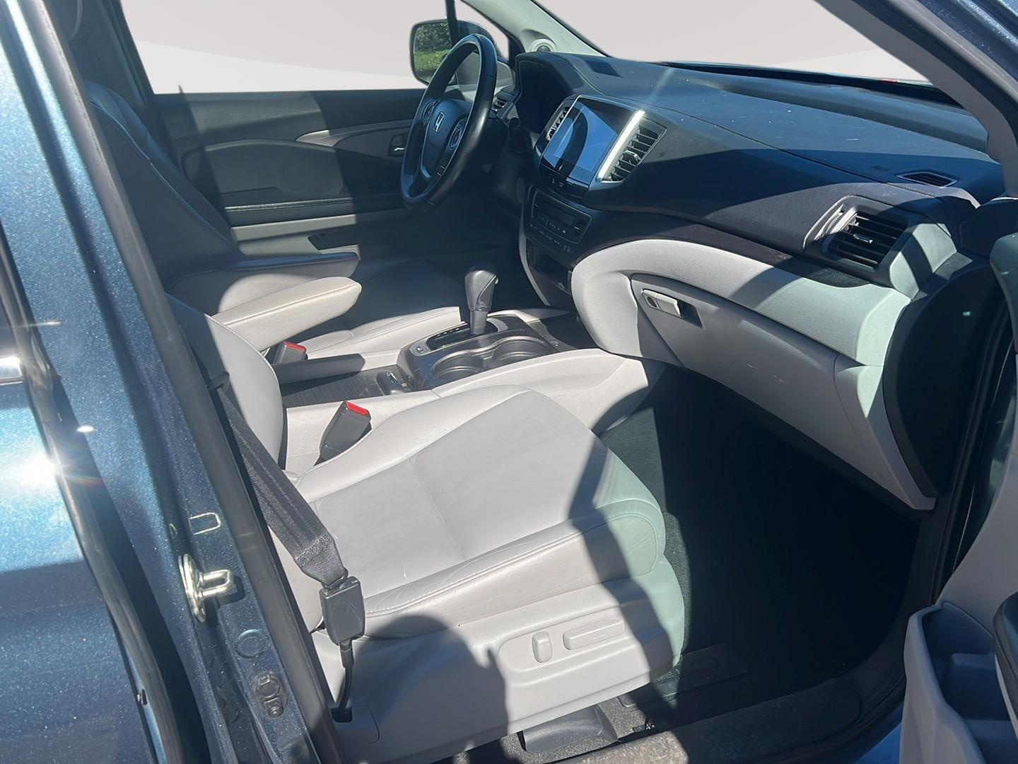2018 Honda Pilot photo 22 of 26