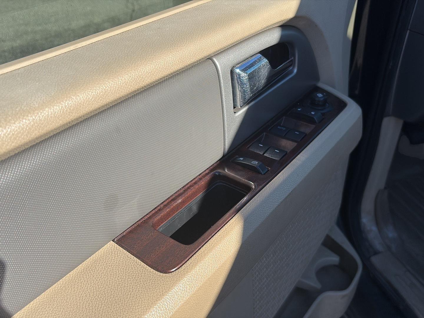 2014 Ford Expedition photo 12 of 25