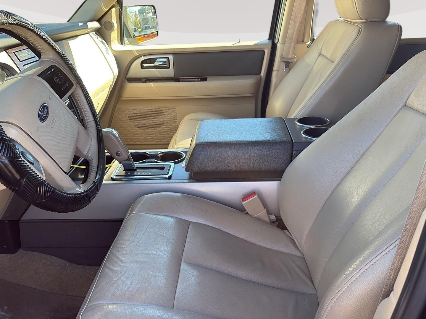 2014 Ford Expedition photo 14 of 25