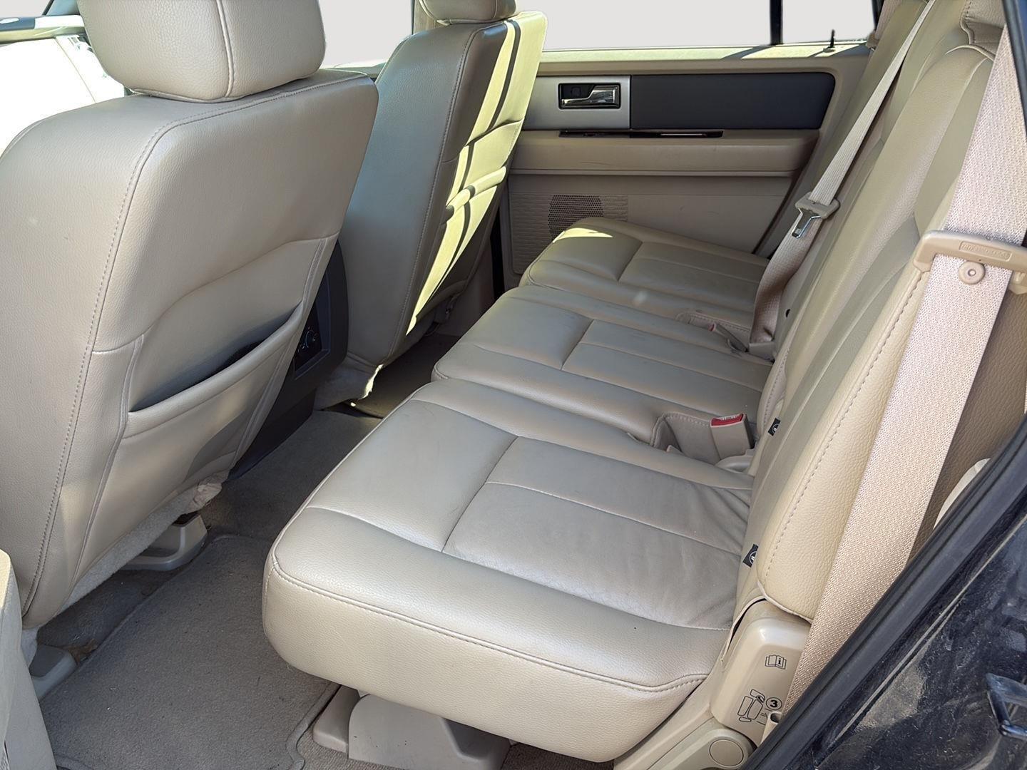 2014 Ford Expedition photo 17 of 25