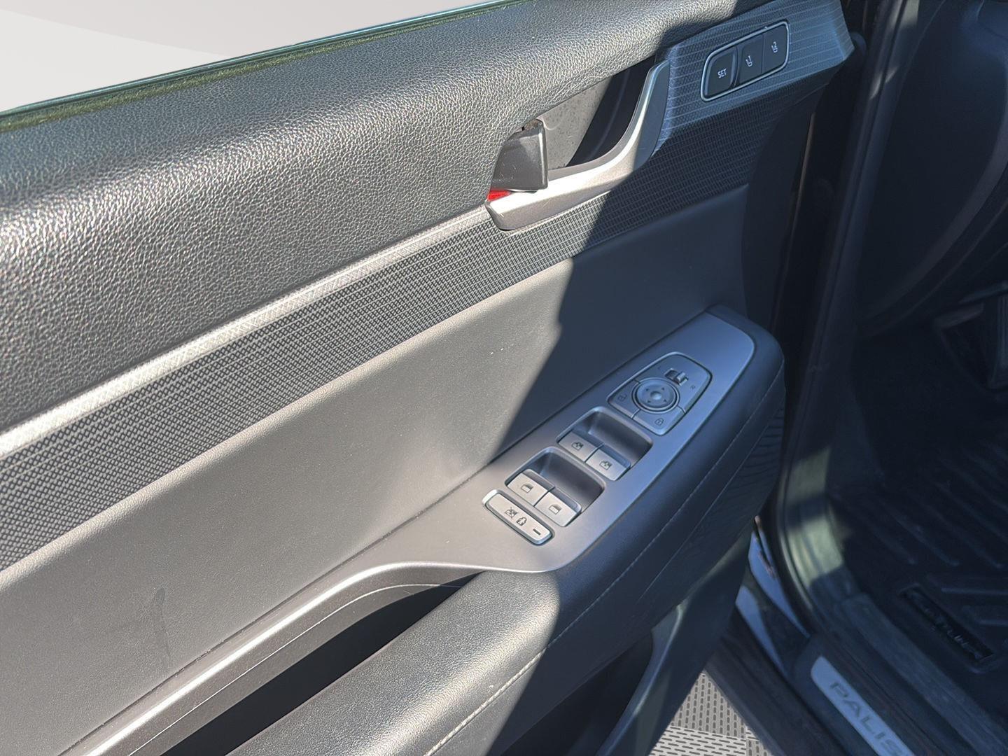 2023 Hyundai Palisade photo 4 of 9