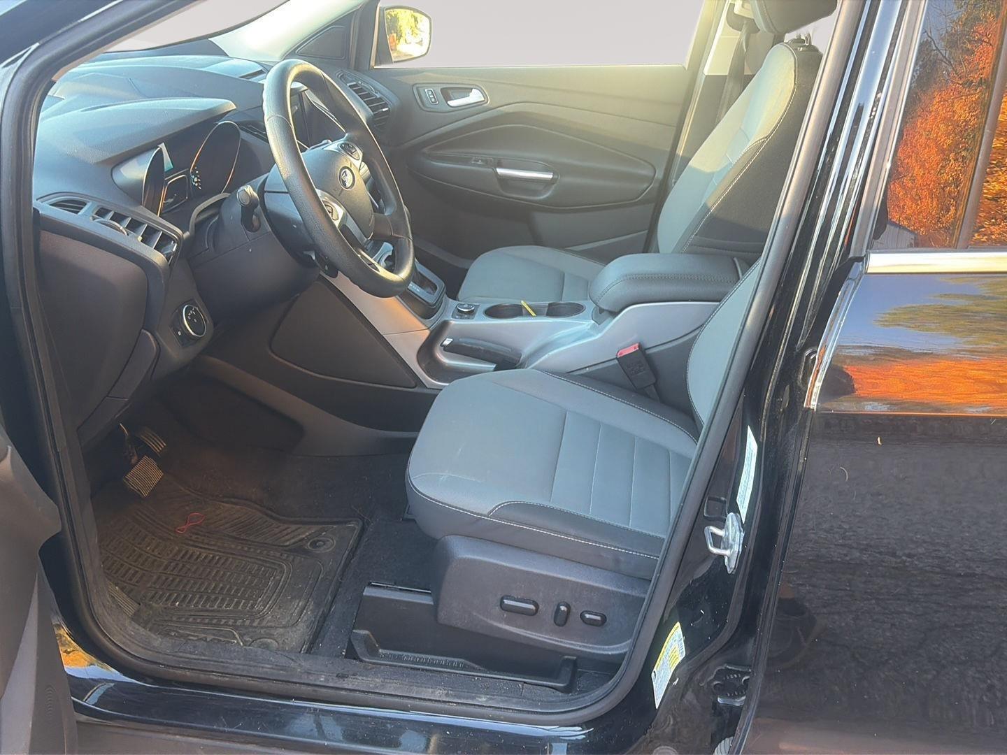 2016 Ford Escape photo 9 of 25