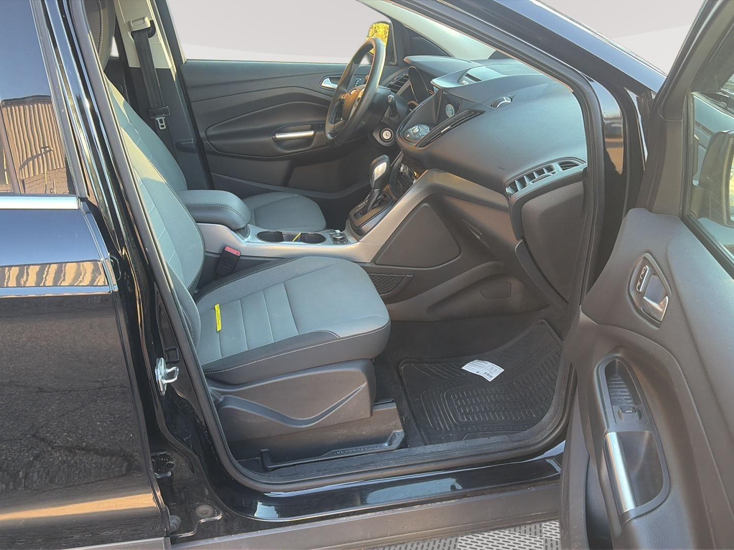 2016 Ford Escape photo 14 of 25