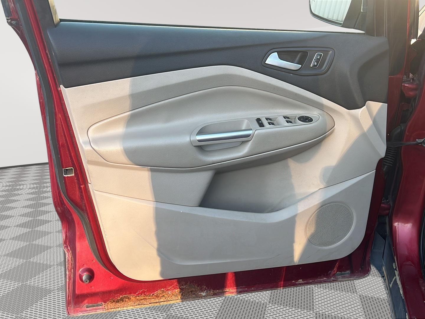 2016 Ford Escape photo 9 of 26