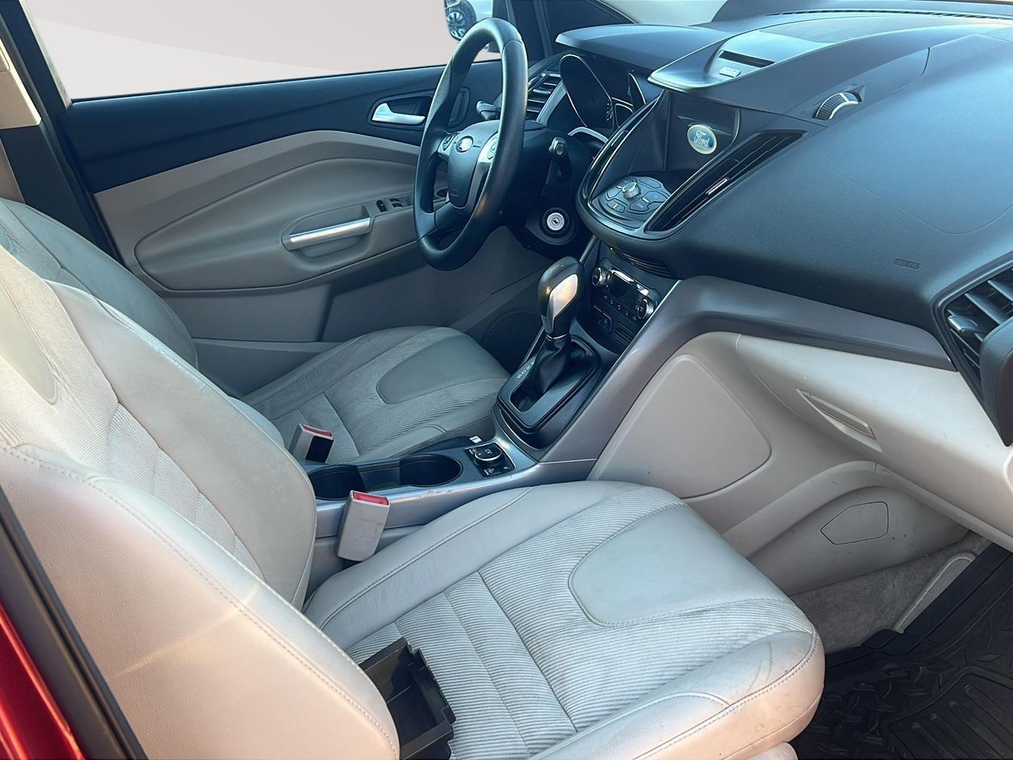2016 Ford Escape photo 25 of 26