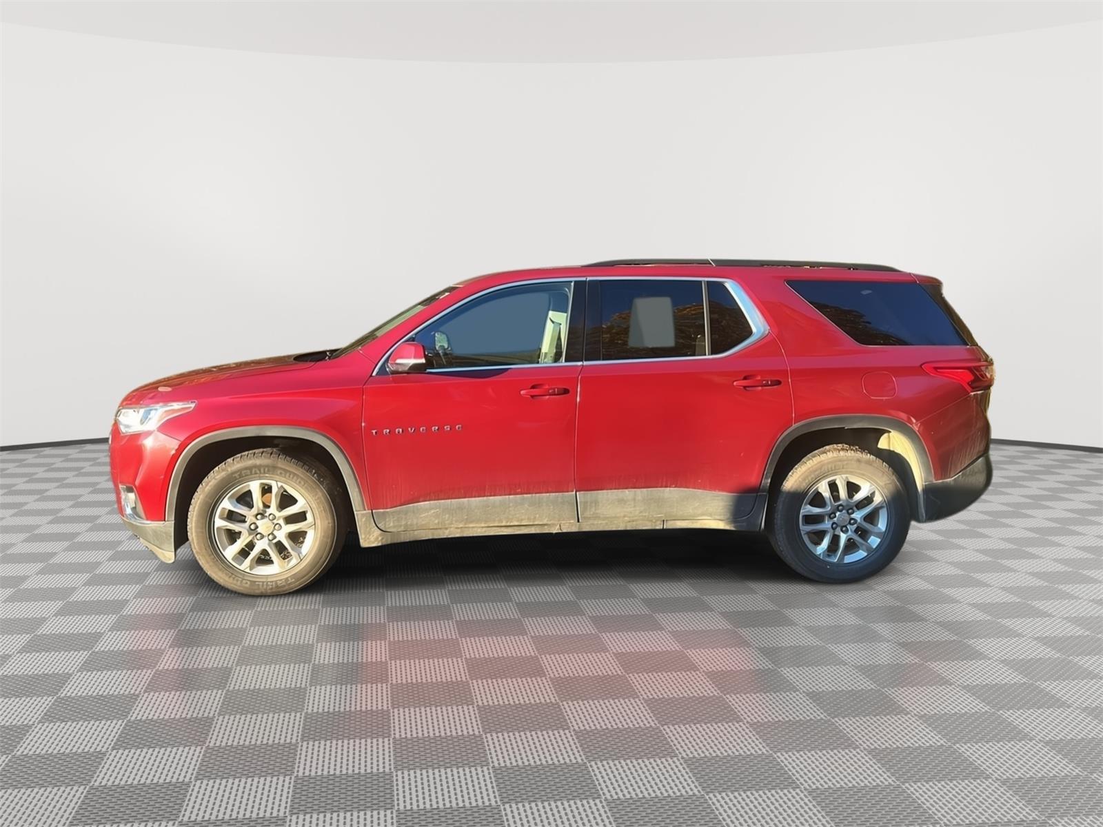2019 Chevrolet Traverse photo 2 of 25