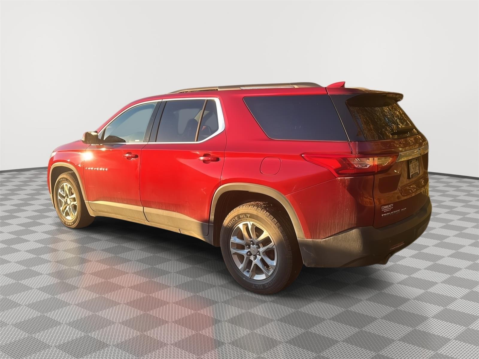 2019 Chevrolet Traverse photo 3 of 25