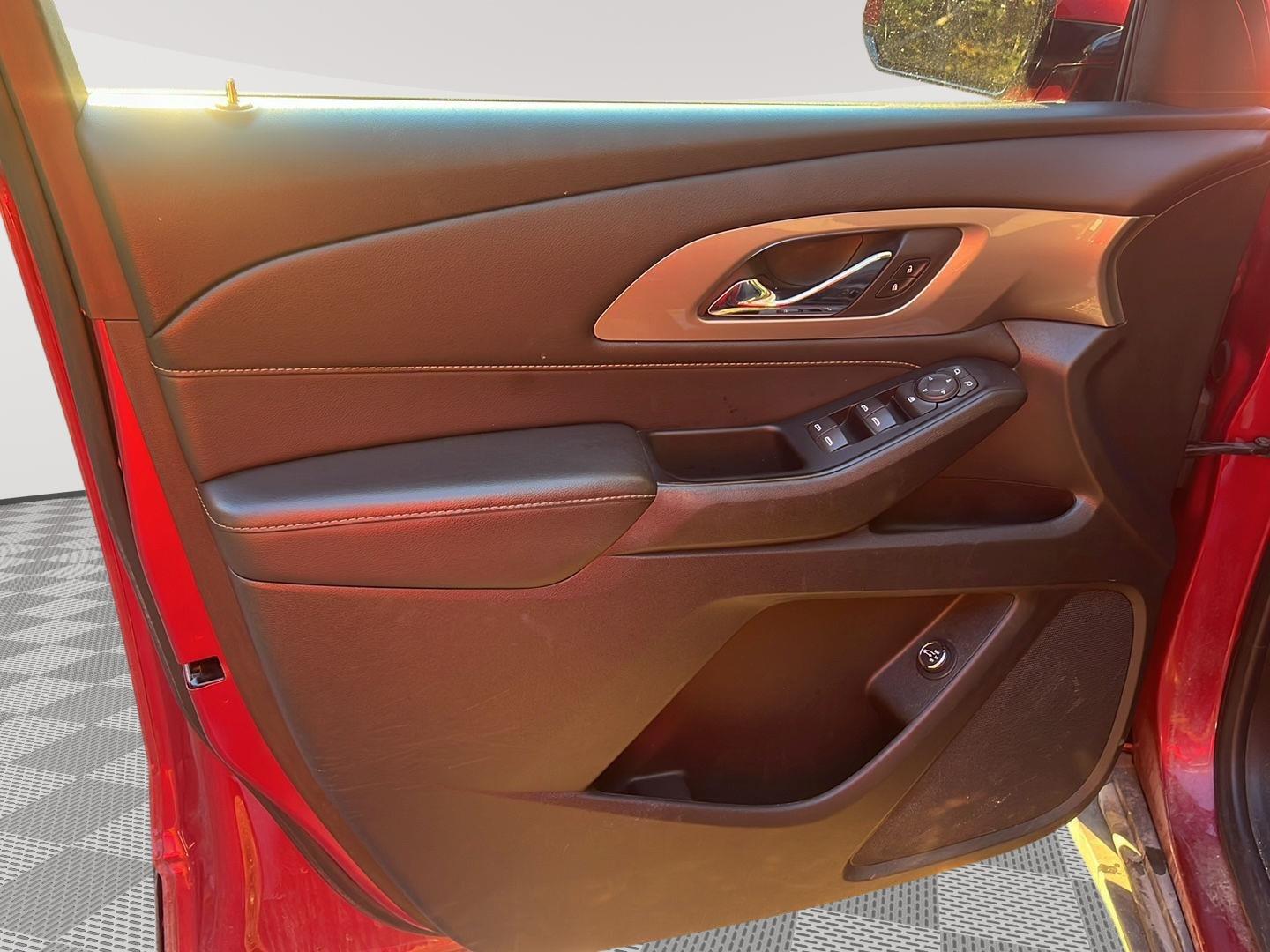 2019 Chevrolet Traverse photo 11 of 25