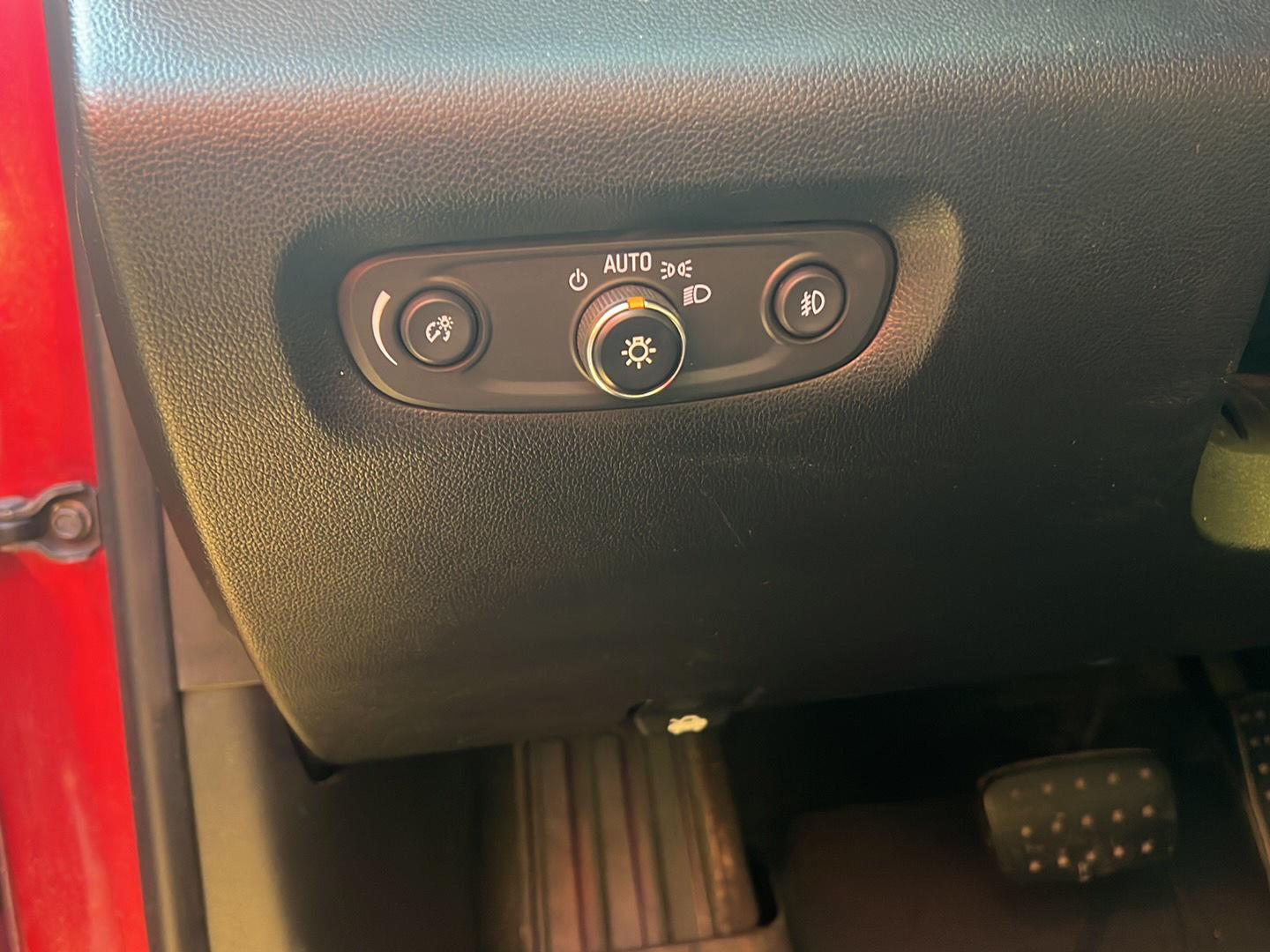 2019 Chevrolet Traverse photo 15 of 25