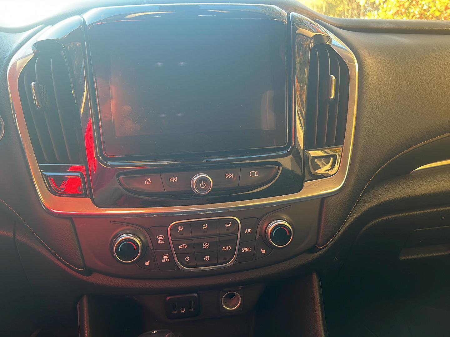 2019 Chevrolet Traverse photo 17 of 25