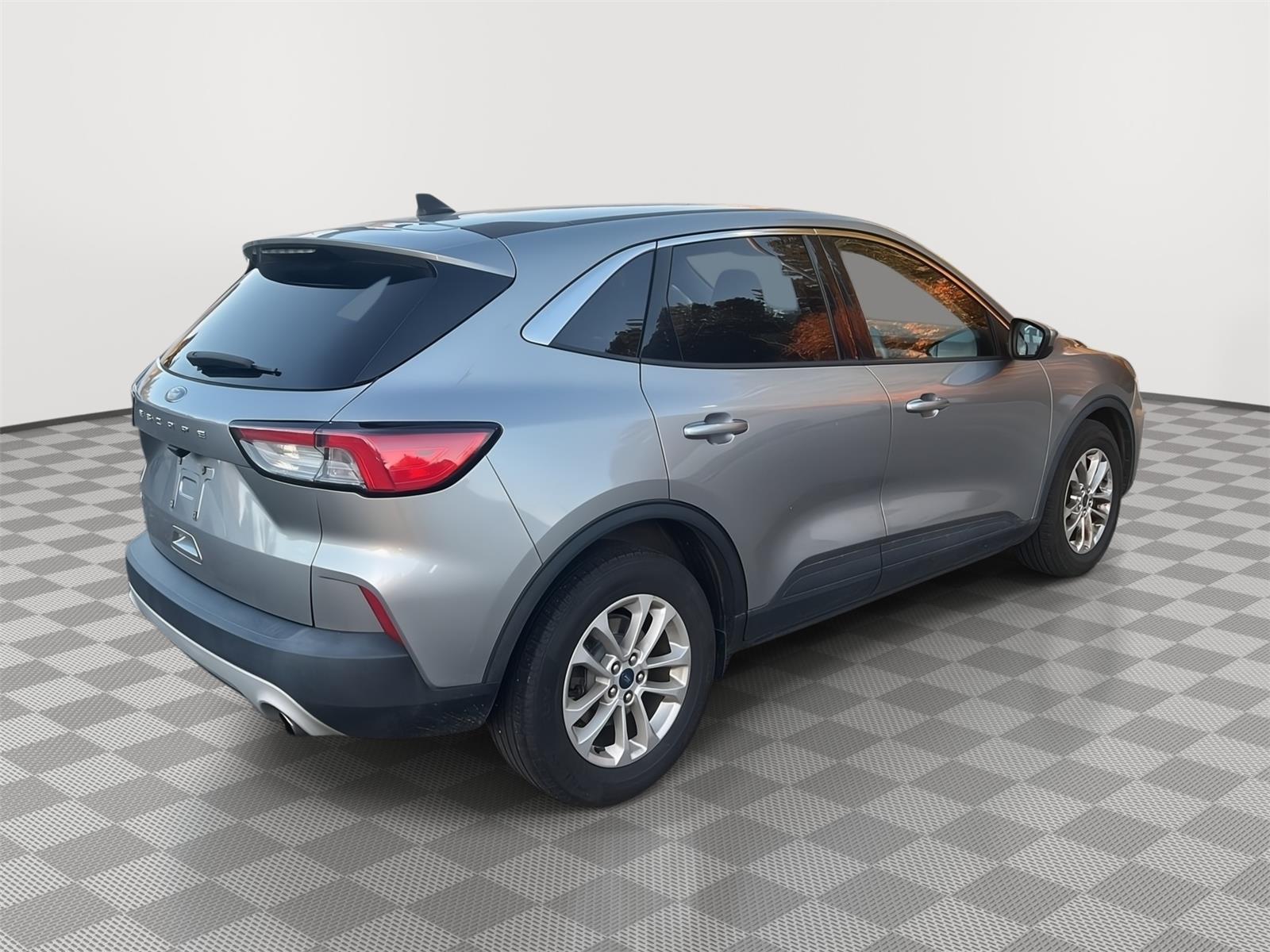 2021 Ford Escape photo 5 of 25