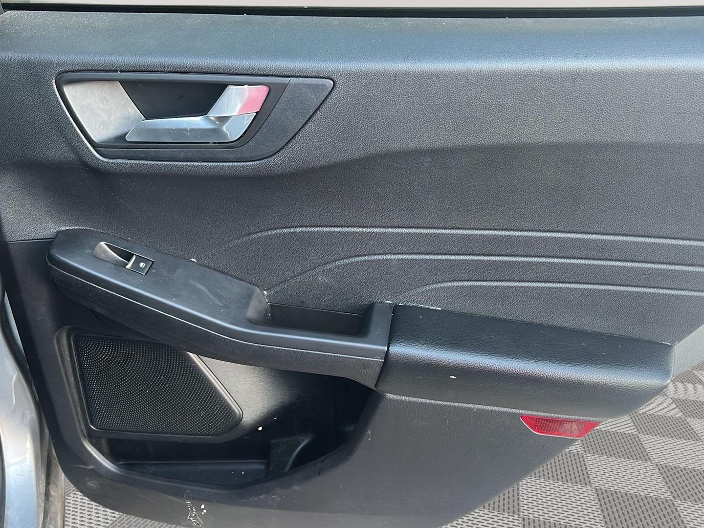 2021 Ford Escape photo 23 of 25
