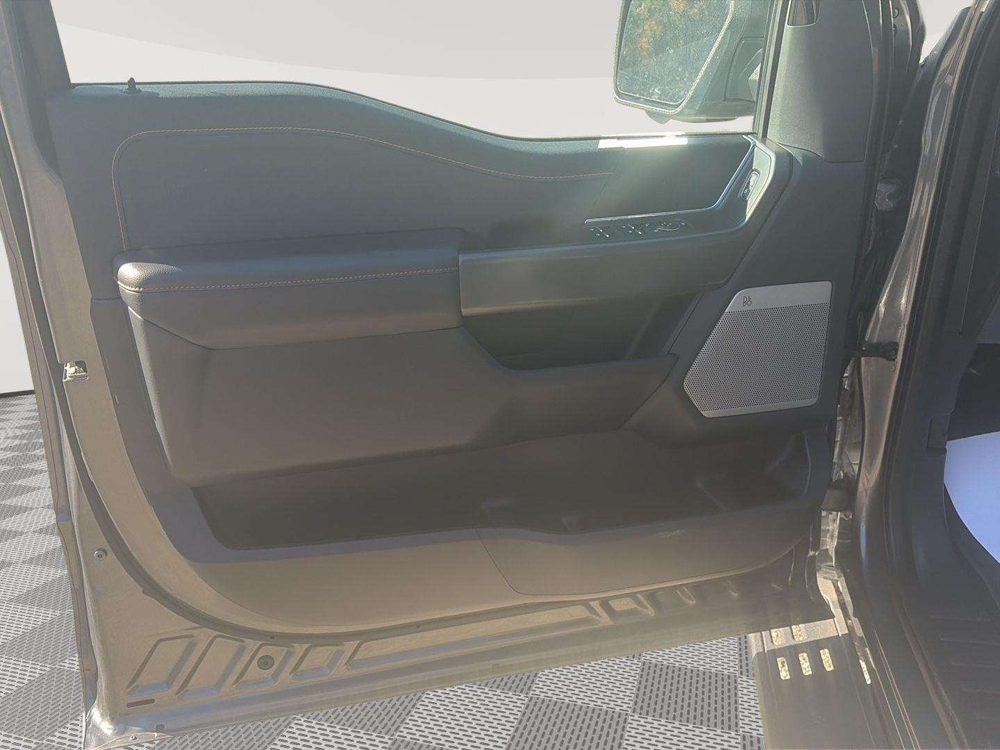 2025 Ford F-150 photo 14 of 31
