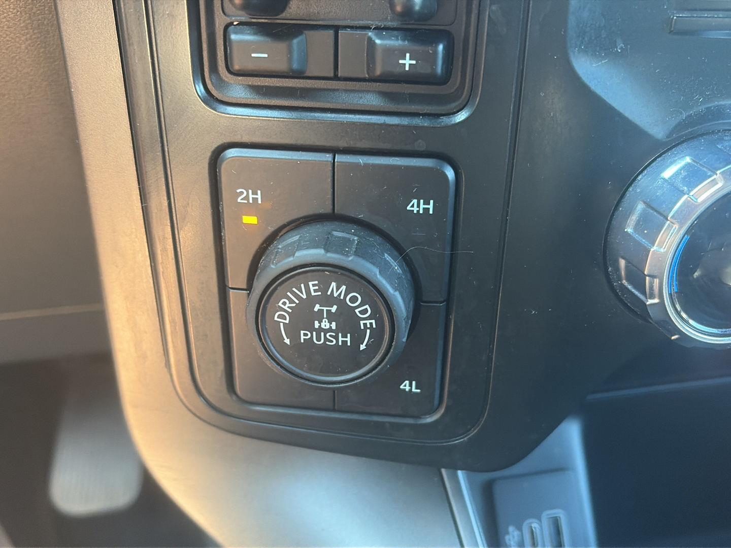 2025 Ford F-150 photo 29 of 31