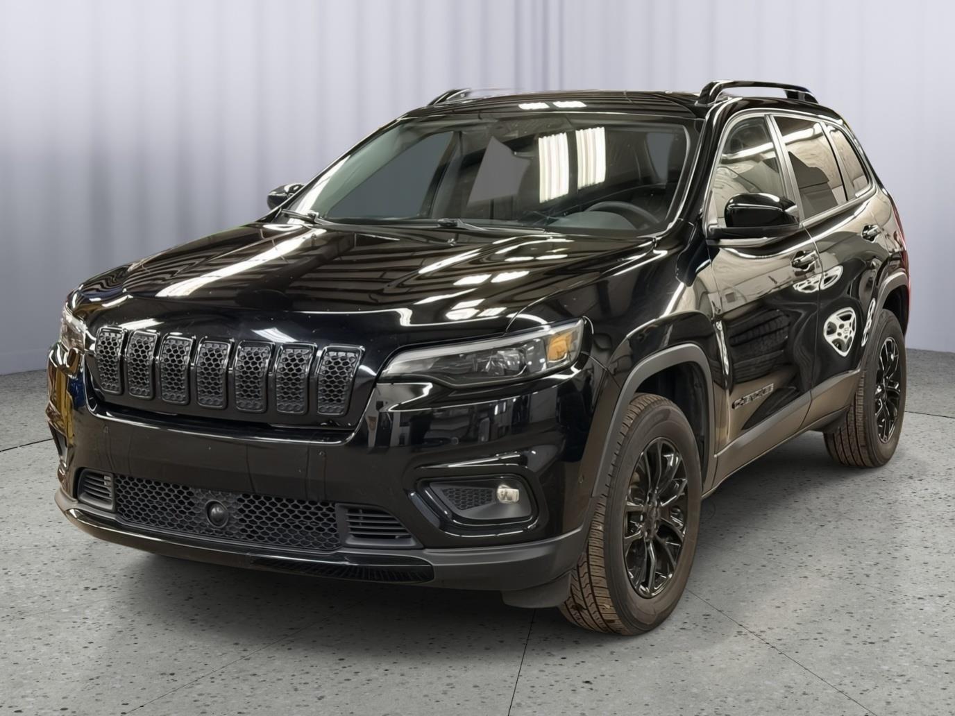 Diamond Black Crystal Pearlcoat 2023 Jeep Cherokee Altitude Lux 4WD SUV / Crossover Four-Wheel Drive 9-Speed Automatic