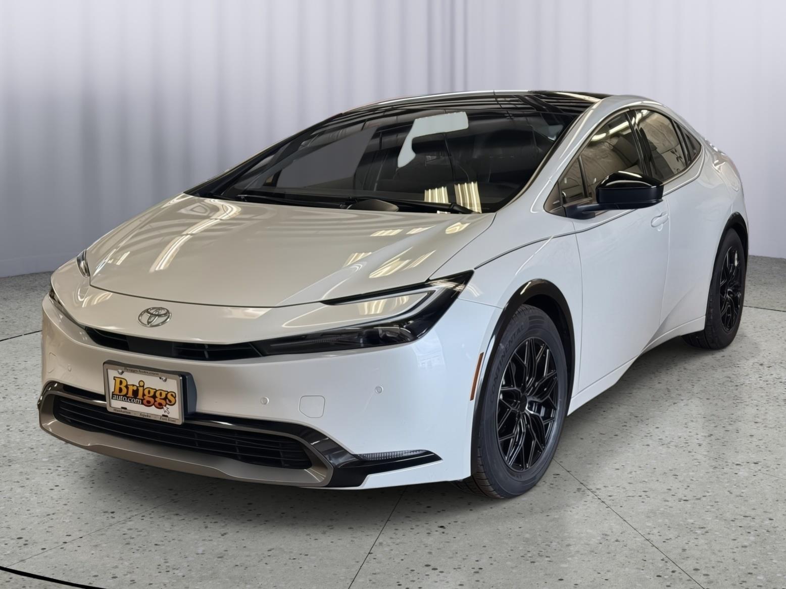 White (Wind Chill Pearl) 2023 Toyota Prius XLE FWD Hatchback Front-Wheel Drive Continuously Variable Transmission