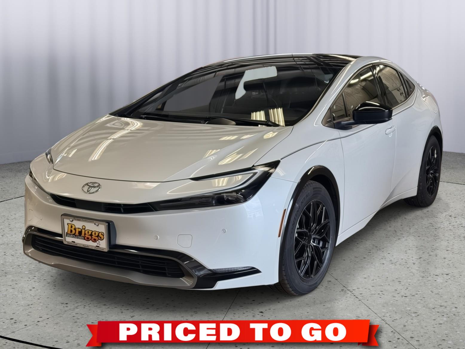 White (Wind Chill Pearl) 2023 Toyota Prius XLE FWD Hatchback Front-Wheel Drive Continuously Variable Transmission