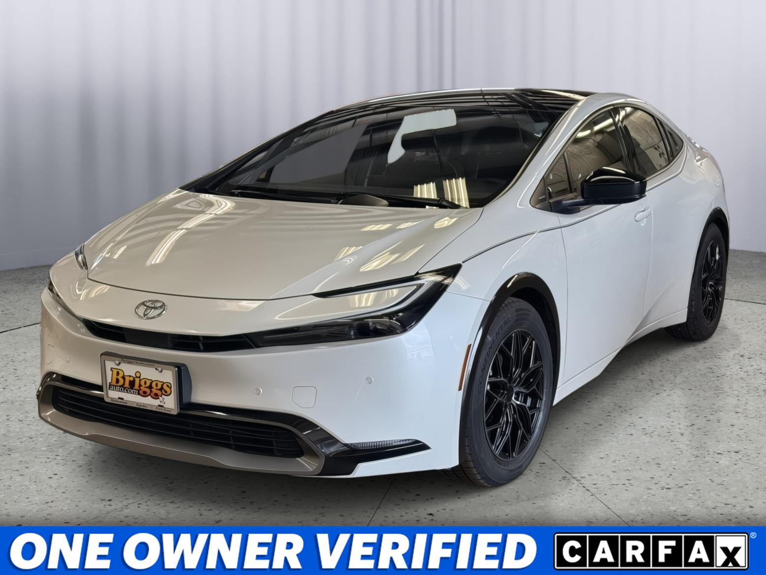 White (Wind Chill Pearl) 2023 Toyota Prius XLE FWD Hatchback Front-Wheel Drive Continuously Variable Transmission