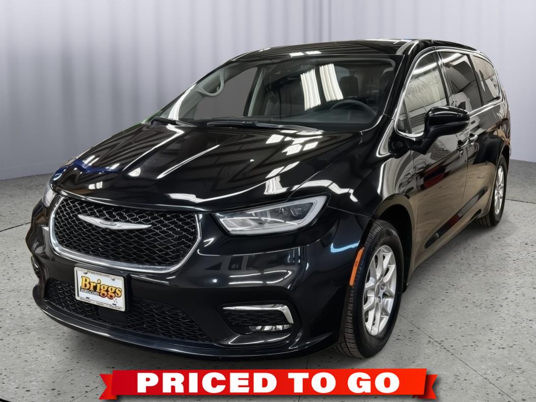 Brilliant Black Crystal Pearlcoat 2023 Chrysler Pacifica Touring L FWD Minivan Front-Wheel Drive 9-Speed Automatic