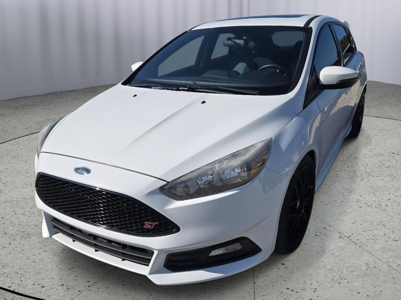 2015 Ford Focus ST Hatchback Front-Wheel Drive 6-Speed Manual