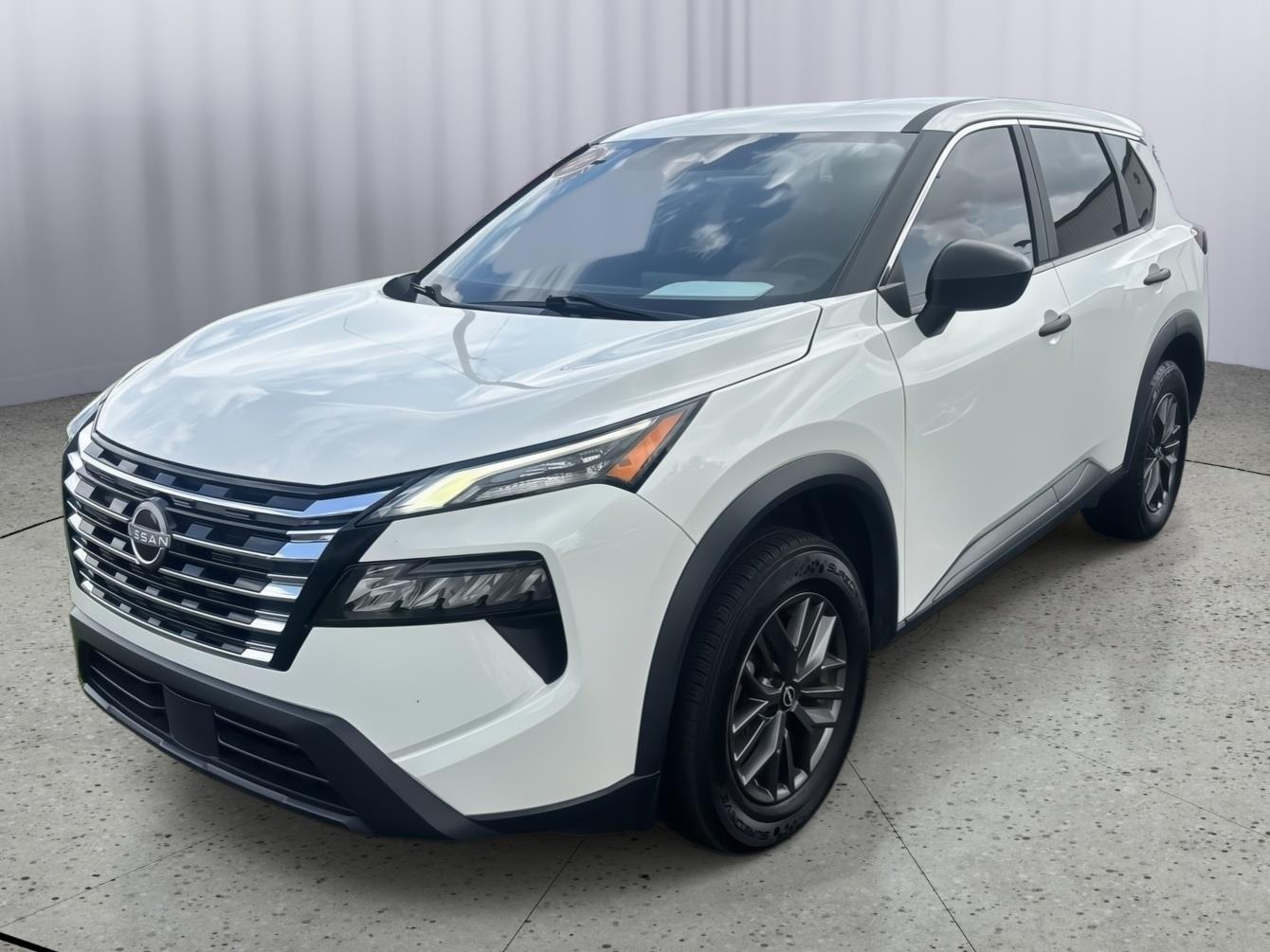 Glacier White 2024 Nissan Rogue S FWD SUV / Crossover Front-Wheel Drive Continuously Variable Transmission