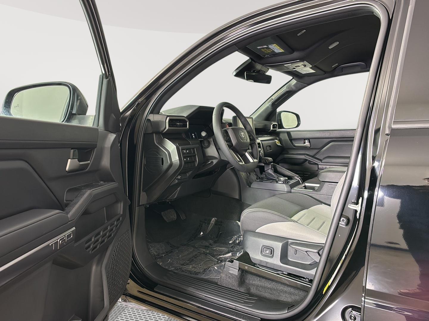 View vehicle photo 2